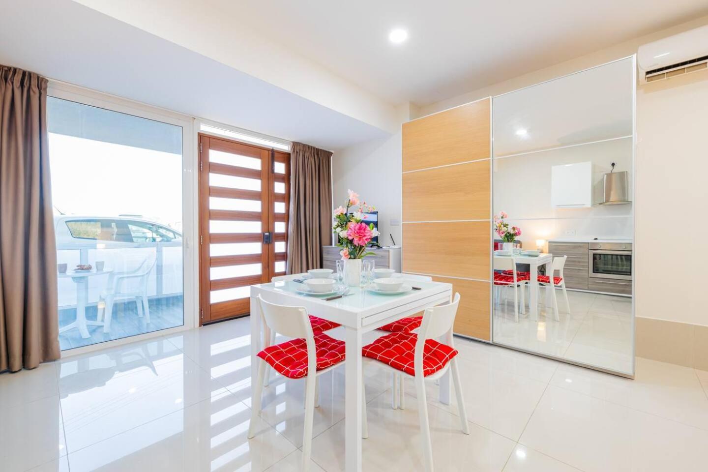 Cosy In Ghadira By Homely Apartament